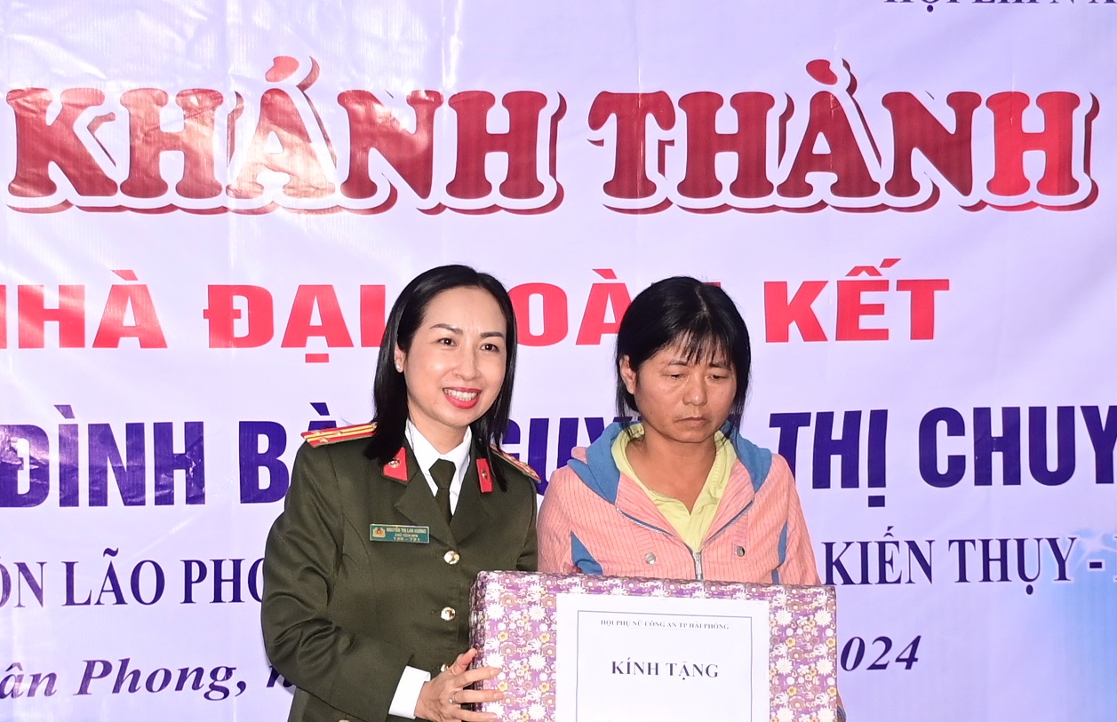 Khánh thành nhà Mái ấm tình thương cho phụ nữ có hoàn cảnh khó khăn tại huyện Kiến Thụy